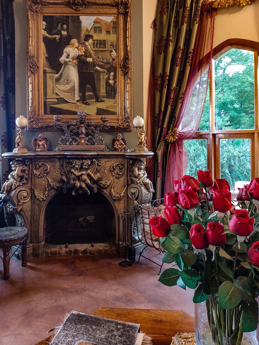 hadestays's tweet photo. Castle in Clarens:
Dreaming of some Bridgerton affair? Experience the magic & grandeur of castle living at The Castle in Clarens!
Rates from $110 ppn
#HadeLux #SouthAfrica https://t.co/aInYWpapHc