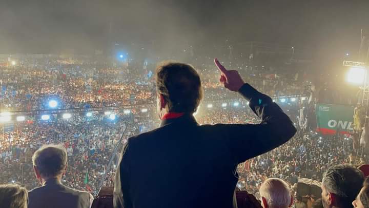 RayeAsif's tweet photo. Jag utha hai sara jahan #امپورٹڈ_حکومت_نامنظور since:2022-04-06_17:14:05_UTC https://t.co/55d5ckbuue