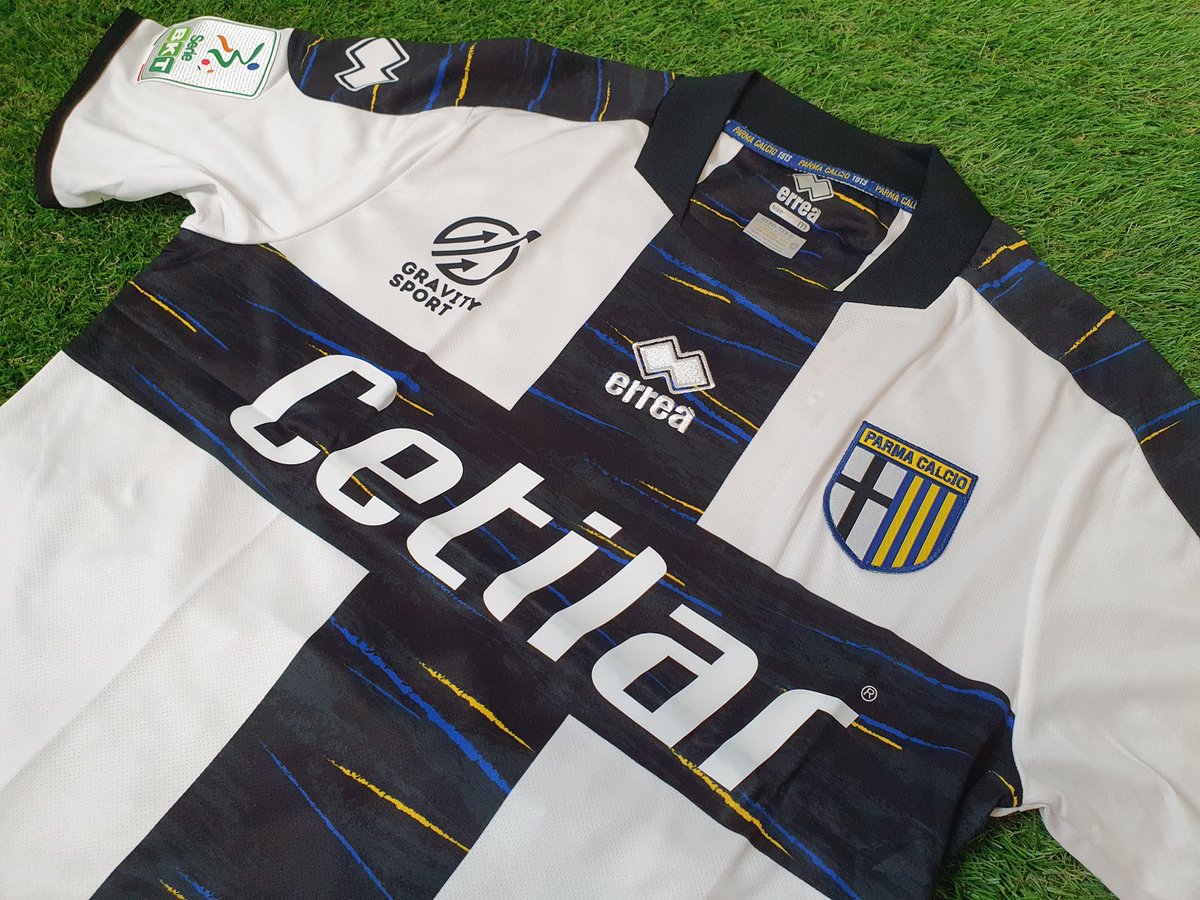 MysteryUnitedEU's tweet photo. Bereiken PSV én Feyenoord vanavond de halve finales van de Conference League? Dan geven wij een mysteryvoetbalshirt weg! 😍

Doe mee!
✅ Volg @MysteryUnitedNL 
🔃 Retweet

Direct bestellen én voor Pasen je shirt binnen hebben🐰? ▶️ https://t.co/NtayvqTwDM

Heel veel succes! https://t.co/LlQpd4Tnas