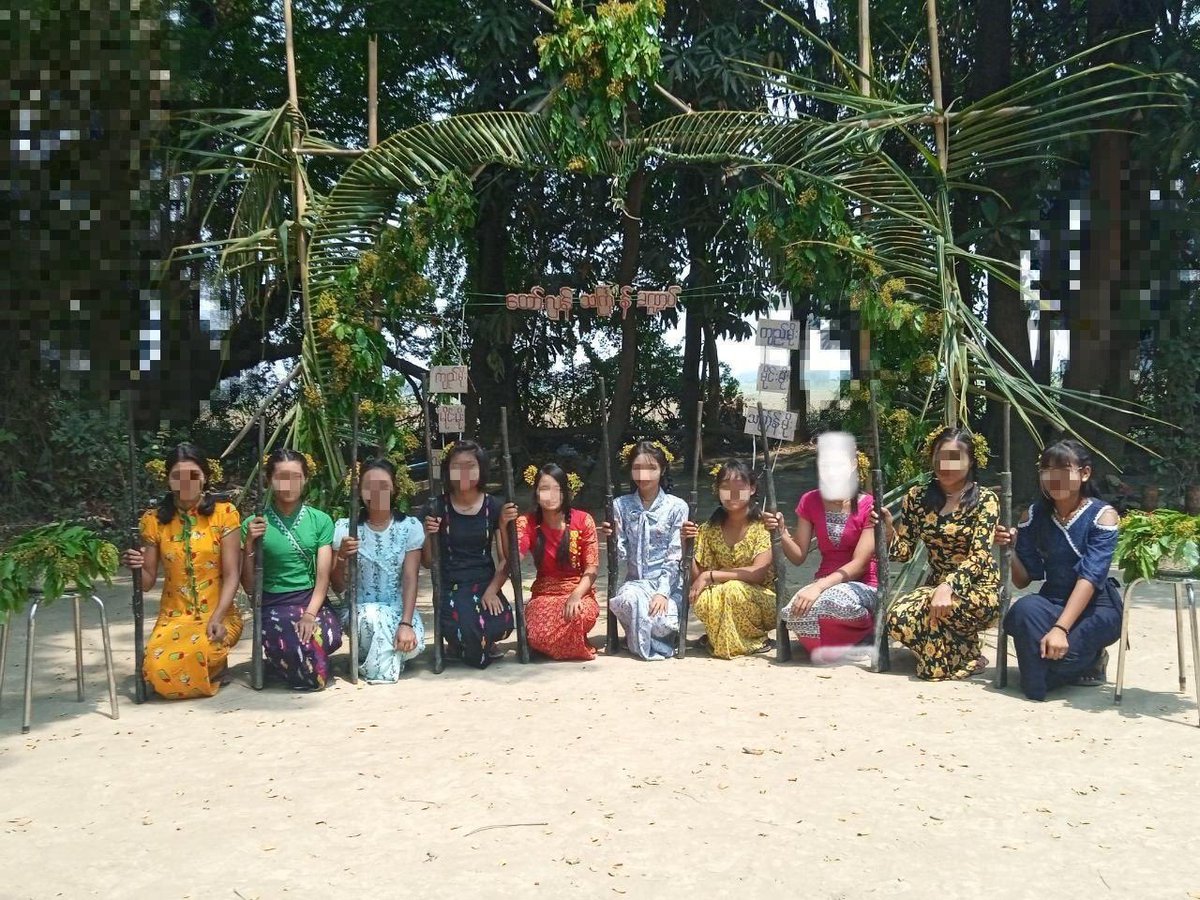 EithinzarMM's tweet photo. “တော်လှန်ရေး မှာ ပွဲတော်မရှိ ၊ တိုက်ပွဲ ပဲ ရှိတယ်”
“ဒဂုံတက္ကသိုလ်ကျောင်းသားသမဂ္ဂ”

#WhatsHappeningInMyanmar 
#rejectmilitarycoup 
#RevolutionaryThingyan 
#RevolutionIsNotFestival https://t.co/DmPgwfR2UV