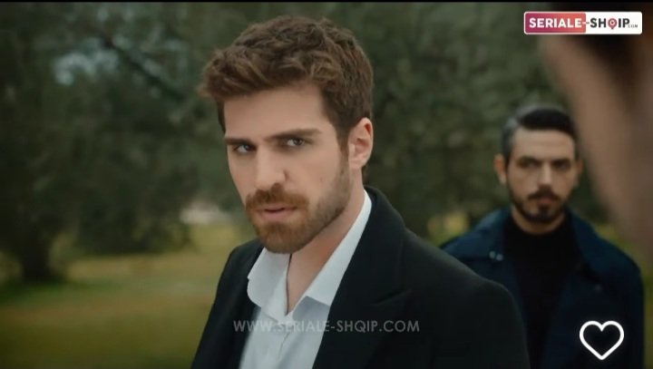 AdriolaRuko's tweet photo. Please god give me a friend like Selçuk 😪😊 #uckizkardes  #selçuk https://t.co/kvzTEZ9nWm