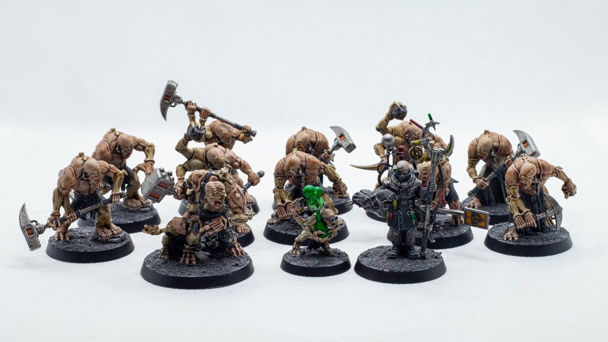 FallofCthulhu's tweet photo. New Year, New Cult complete. My 2022 Genestealer Cult is done. Really happy with how this turned out! Now what to paint next? #WarhammerCommunity #Warmongers #warhammer40k #PaintingWarhammer https://t.co/zlBwFGKTj5