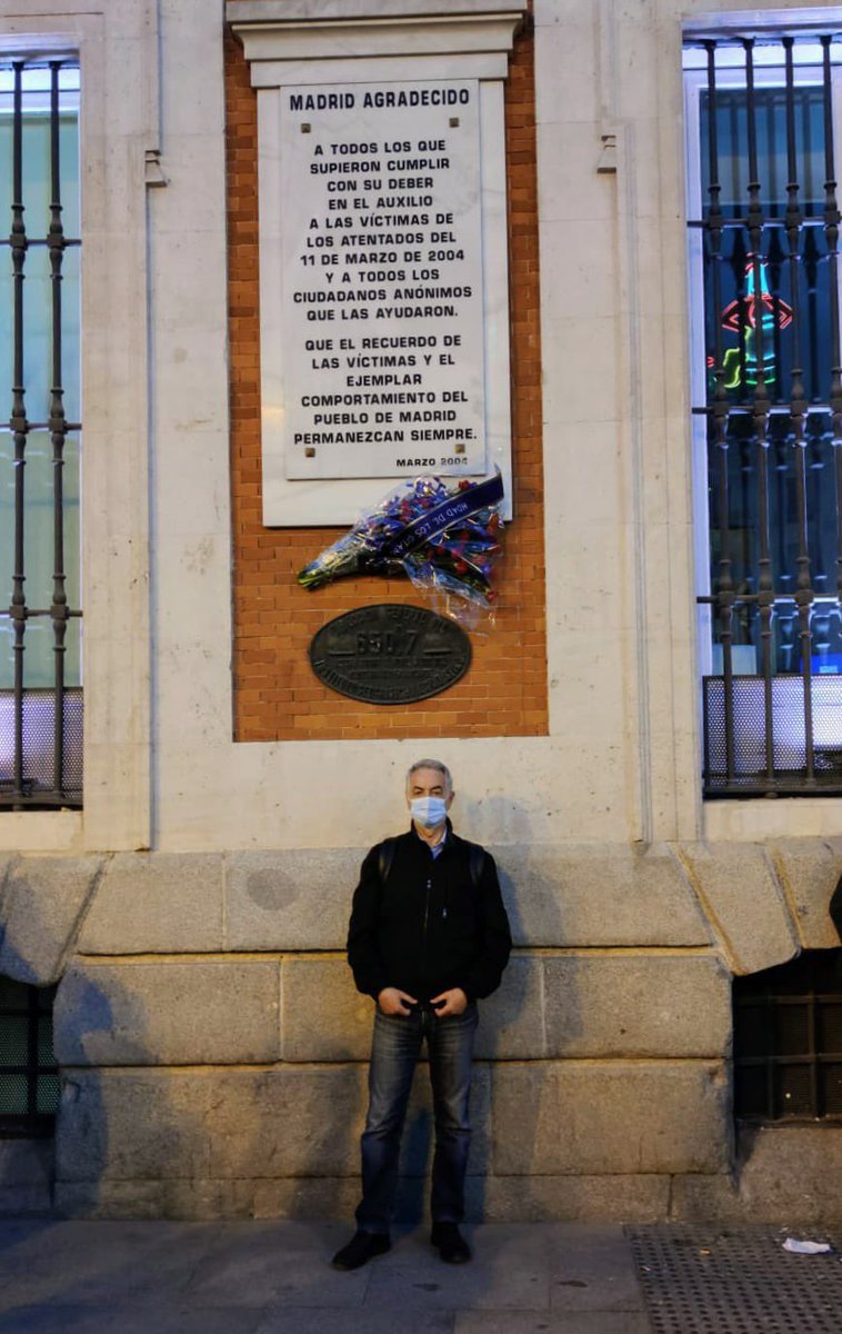 Como cada año, hemos asistido invitados a la Procesión de los Gitanos. Y como cada año, la procesión hizo una parada junto a la placa conmemorativa del 11-M en la Puerta del Sol para hacer una ofrenda floral. <a href="/Had_LosGitanos/">Had. Los Gitanos - Madrid</a>