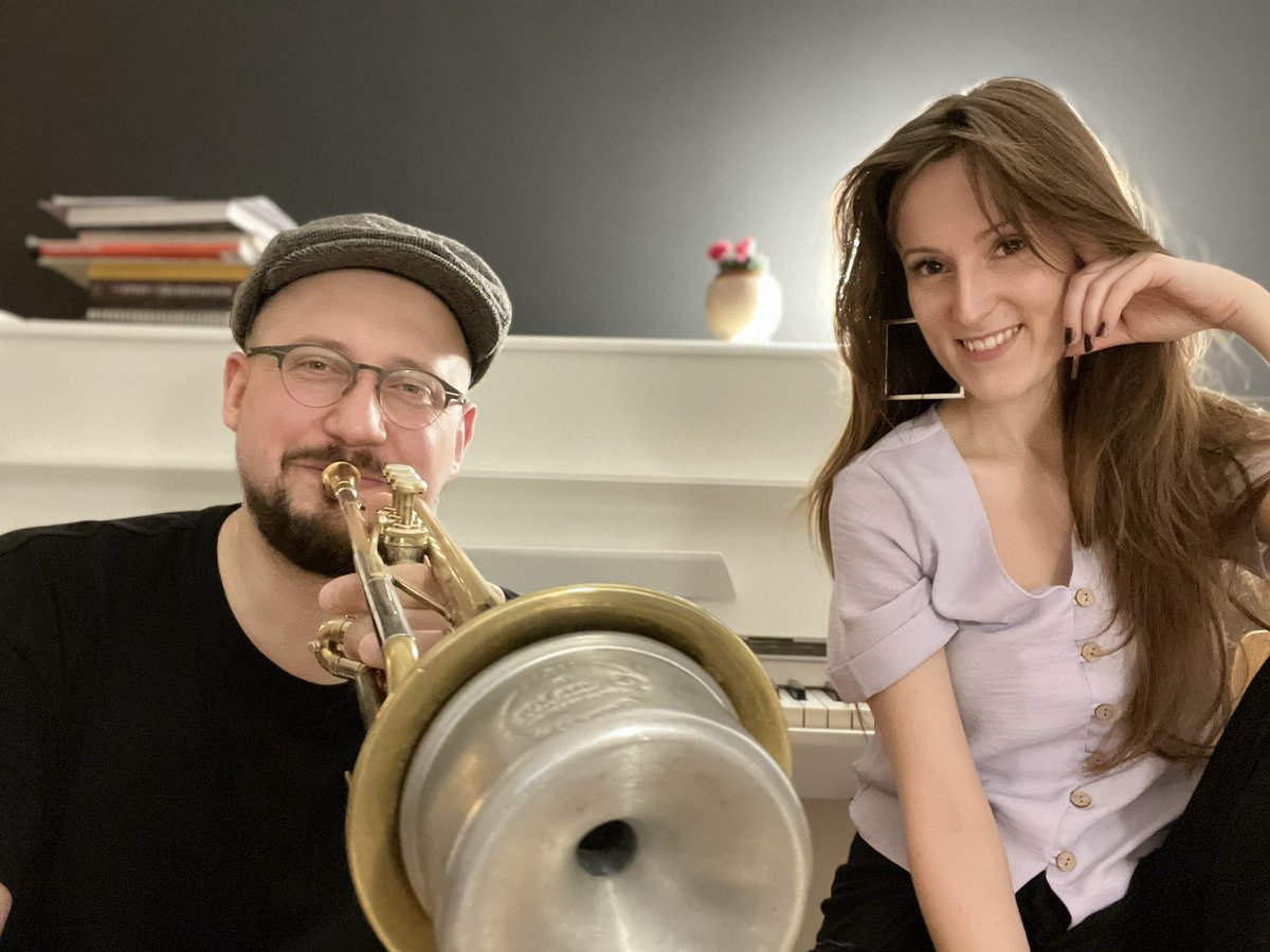maciejfortuna's tweet photo. Aga Derlak 😇🎹🎺
gettin’ ready for the new ideas 🔥
#agaderlak #maciejfortuna #inspiration #iscoming #withthe #spring #improvisedmusic #classicalmusic #piano #trumpet #independentartists https://t.co/91KlLtZjsK
