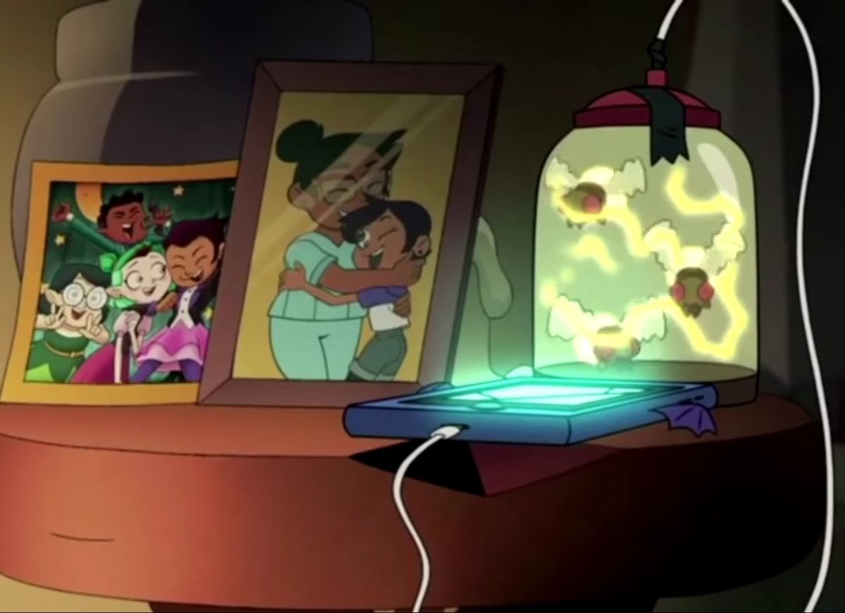 Amityblighty_ig's tweet photo. Ohhh, sooo that's why her phone doesn't run out of battery😯, it uses an insect power plant, Smart Luz🤓⚡📲🔌🔋 #TheOwlHouse https://t.co/yldLhY2VFA