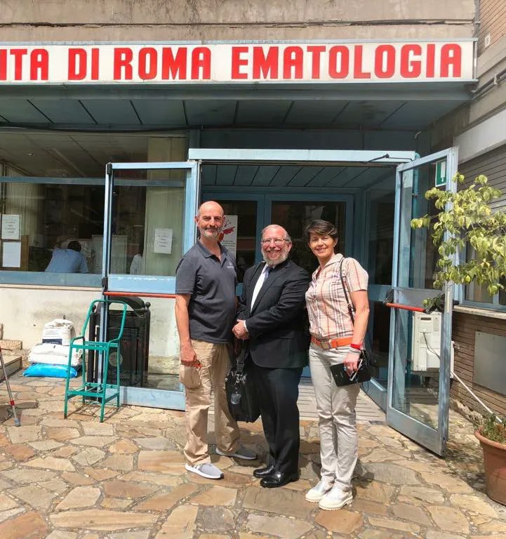 Mi chiamo Gala, pratico Karate da 15 anni e sono Cintura nera 2 Dan di stile Gōjū-ryū e sono un MAT di KKC Italia, Onlus internazionale, che grazie alle arti marziali, riesce a portare sollievo ai bambini ricoverati in numerosi ospedali di oncologia.

buff.ly/3uC9NSp