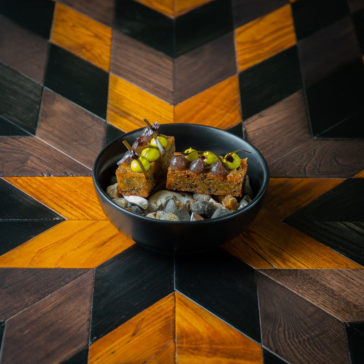 Lan_y_Mor's tweet photo. 'National Laverbread Day'

Today we celebrate our love for laverbread with our fellow chefs around Wales.
We use laverbread in our Fish &amp; Chip dish, which is enjoyed by guests before their meals.

#laverbreadday https://t.co/WZc6NF8aO9