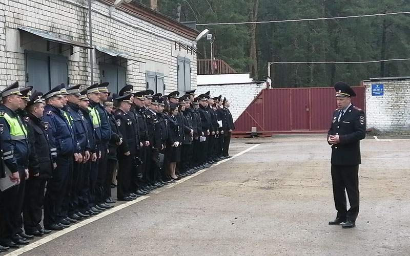 Полицейские ОМВД России по городскому округу Дубна провели строевой смотр. 

dubna-inform.ru/news/stroevoj-…