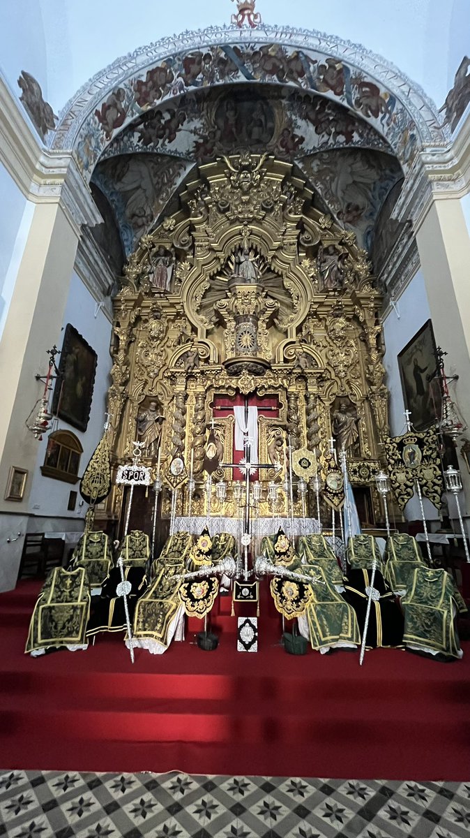¡Hoy es Jueves Santo!

Nuestros Sagrados Titulares se encuentran en la Parroquia de San Nicolás preparados para realizar Estación de Penitencia en la tarde de hoy.