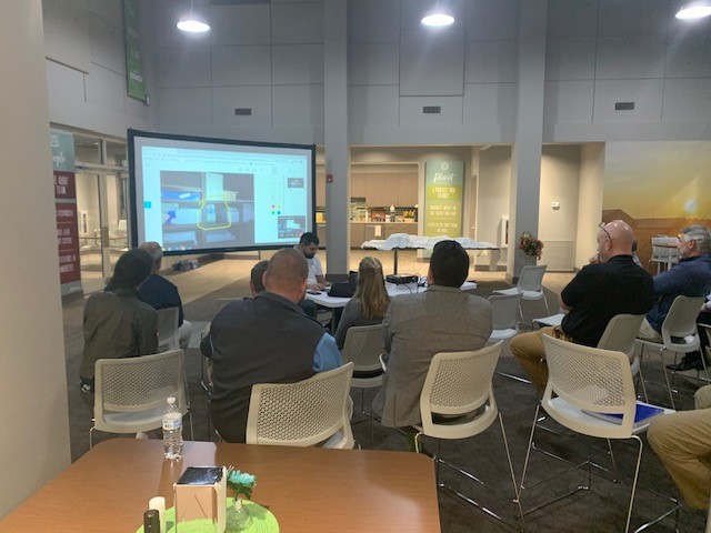 AMA_XPERTEYE's tweet photo. [Customer site visit] @joseph and @Christian are walking corporate team through various use cases like machine inspection &amp; repair, control panel repair, audit, and training. They received big thumbs up for our latest multi-screen video feature 👍!

#XpertEyeDemo #AR https://t.co/jTujBMRbGO