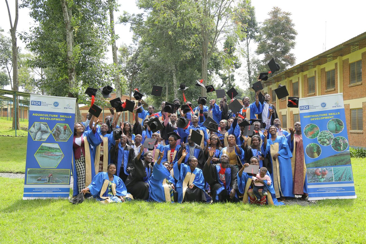 rdi_org's tweet photo. Happening now ! 
Graduation ceremony of 60 Farmers trained 6 months in Horticulture and Aquaculture skills Development 
@ryaf_agribiz @EDCtweets
Special thanks @RTB_Rwanda @SDF_Rwanda @UR_CAVM
for all your support. https://t.co/osgEVXF4aa