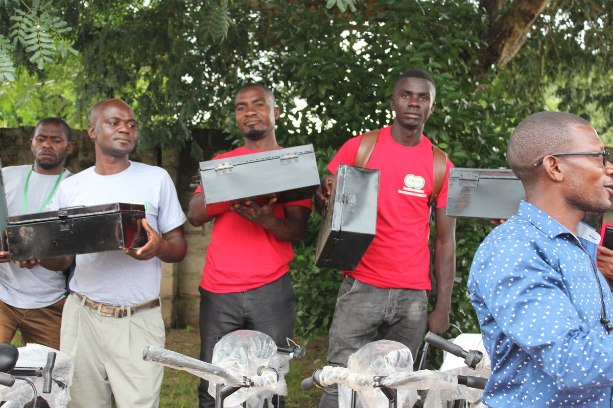 ZRDFofficial's tweet photo. #zrdfEconomicEmpowerment
New FA's were supported with bicycles and cash boxes. The bicycles help the agents to cover long distances as they roll-out SILC initiatives in their communities and the cash boxes are used by the new groups that are formed for safekeeping of funds. https://t.co/AiRjeasXdZ