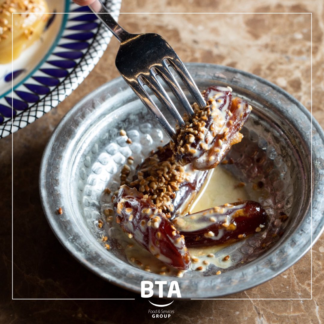 by_BTA's tweet photo. Tarihi asırlar öncesine dayanan Ramazan’ın incisi hurma, tereyağı ve tahinle buluştu...

The pearlof Ramadan, whose history datesbackcenturies, met with dates, butter and tahini...

#BTAWorld #Havalimanı #Airport https://t.co/zn2gyA4PNX