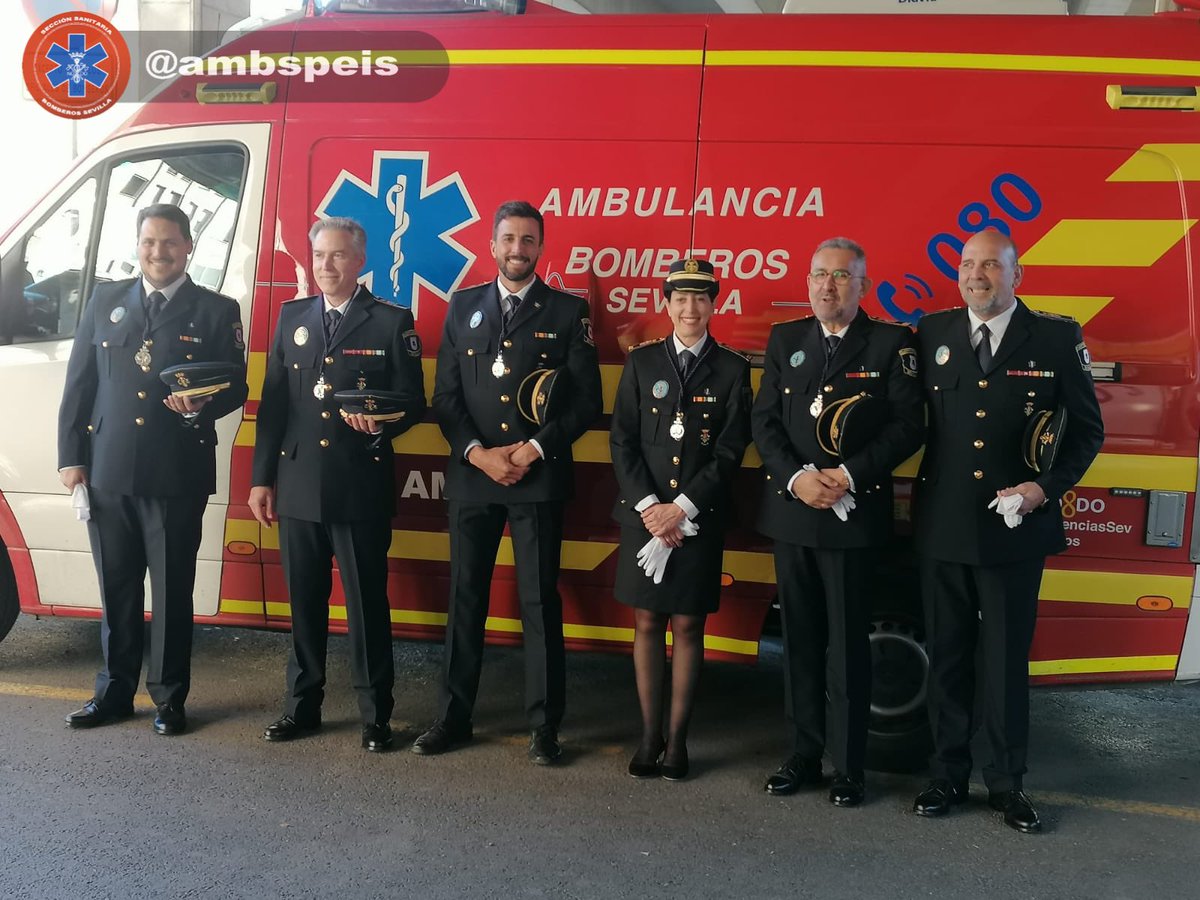 ambspeis's tweet photo. En el día de ayer, y como ya es tradición, el Cuerpo de Bomberos de Sevilla acompañó a Mª Stma. del Refugio durante la Estación de Penitencia de la @hdadsbernardo. Una representación de @ambspeis tuvo el gran honor de participar conmemorando los 40 años de la Sección Sanitaria. https://t.co/kAAjuheGXD