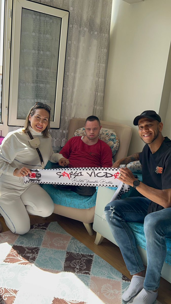 Josef de Souza ve kıymetli eşi danielle katkıları ile  kasımpaşa'da, çArşı Vicdan grubumuz ile birlikte  ihtiyacı olan vatandaşlarımıza; ramazan kolisi dağıtıp ziyaret ettik.. çArşı bir ruhtur..  Birlikte Yaşamaktır Beşiktaş
<a href="/souza5/">Souza</a>