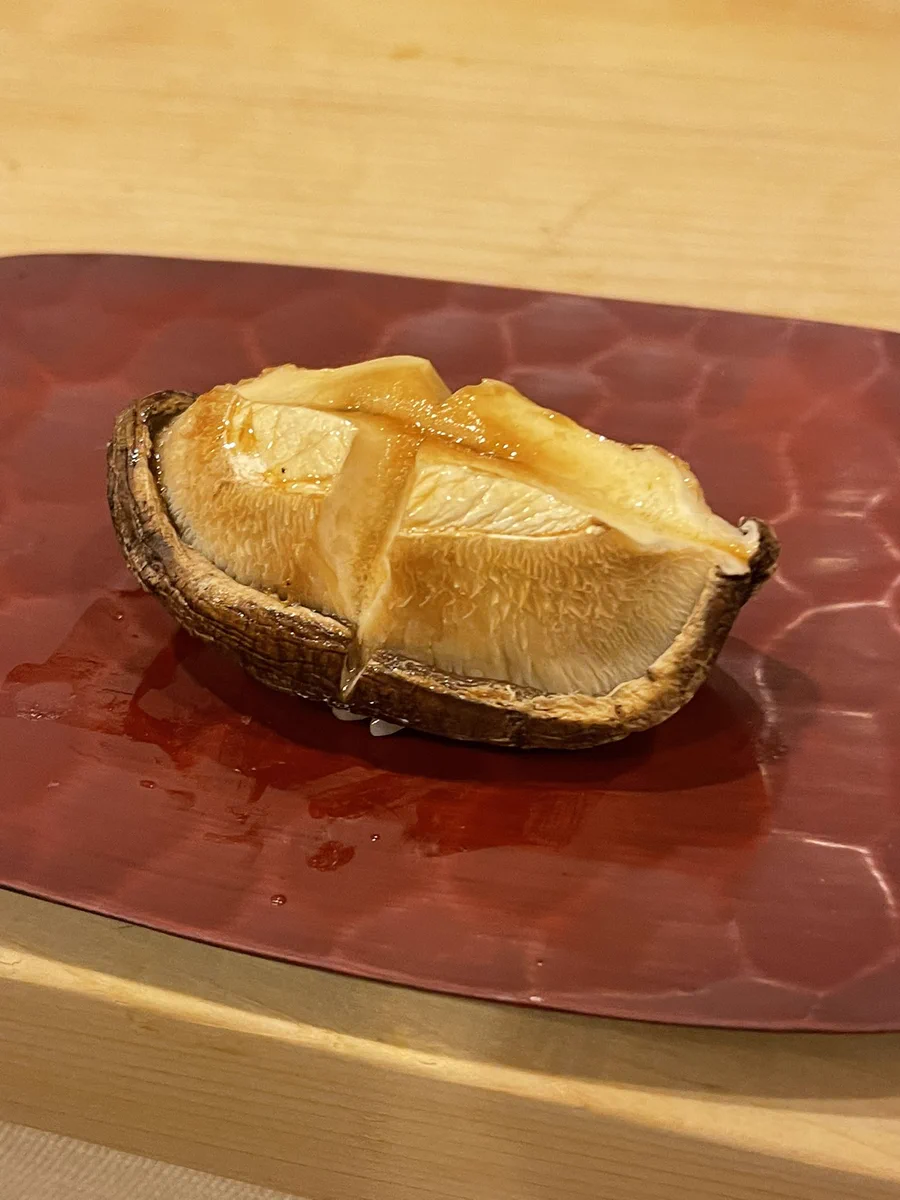 寿司の順番で美味みが増す！？しいたけの握りが美味そう