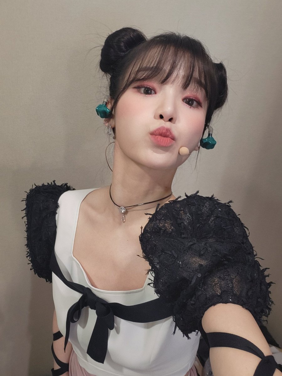 WM_OHMYGIRL's tweet photo. 잘자♡
#오마이걸 #ohmygirl #승희 #ssung https://t.co/WNL17N9oDy