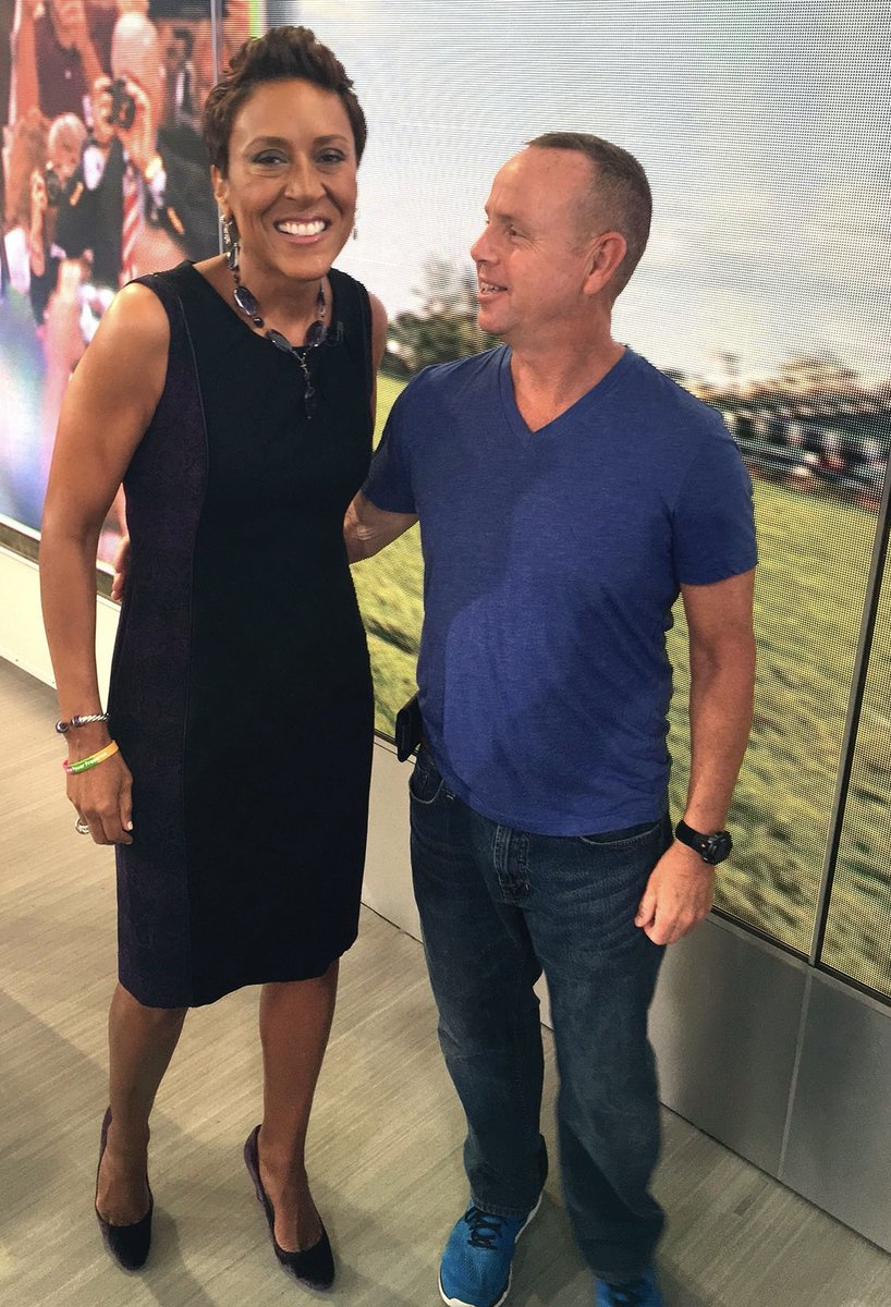 RichOnOWN's tweet photo. Happy Anniversary @RobinRoberts @GMA! #RobinGMA20 https://t.co/D2iTk8EucN