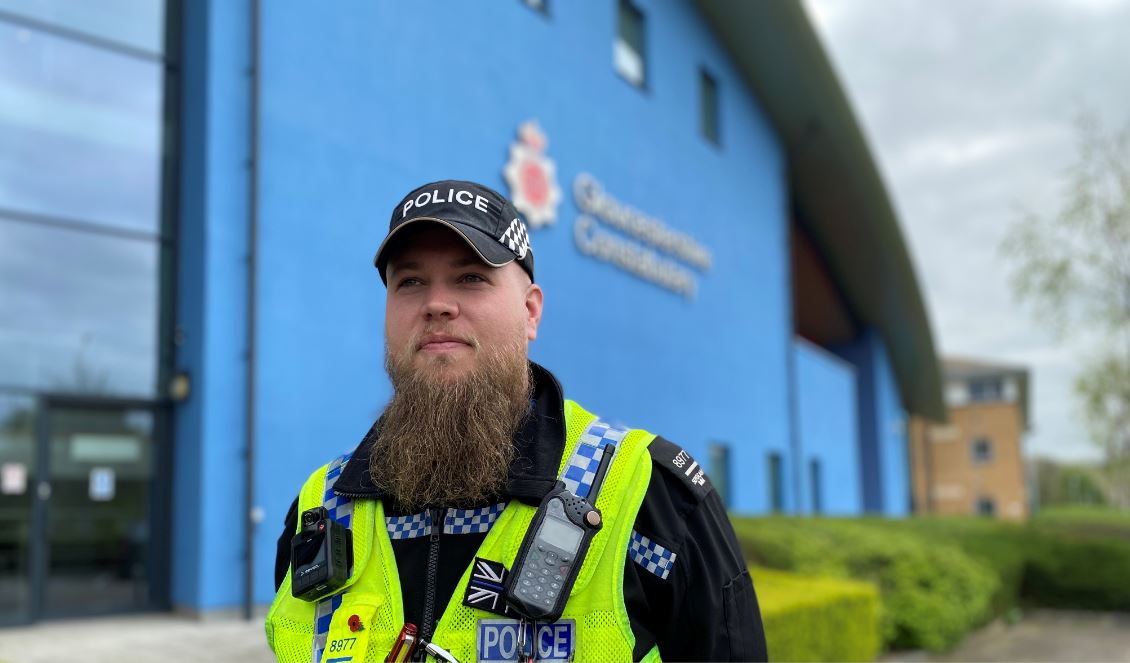 Glos_Police's tweet image. Work. Sleep. Eat. Repeat. Sound familiar? 

Do more in your spare time and become a voluntary police officer like Special Constable Imm who volunteers alongside his fulltime role as a member of police staff.    

To register your interest: bit.ly/3iOch9s