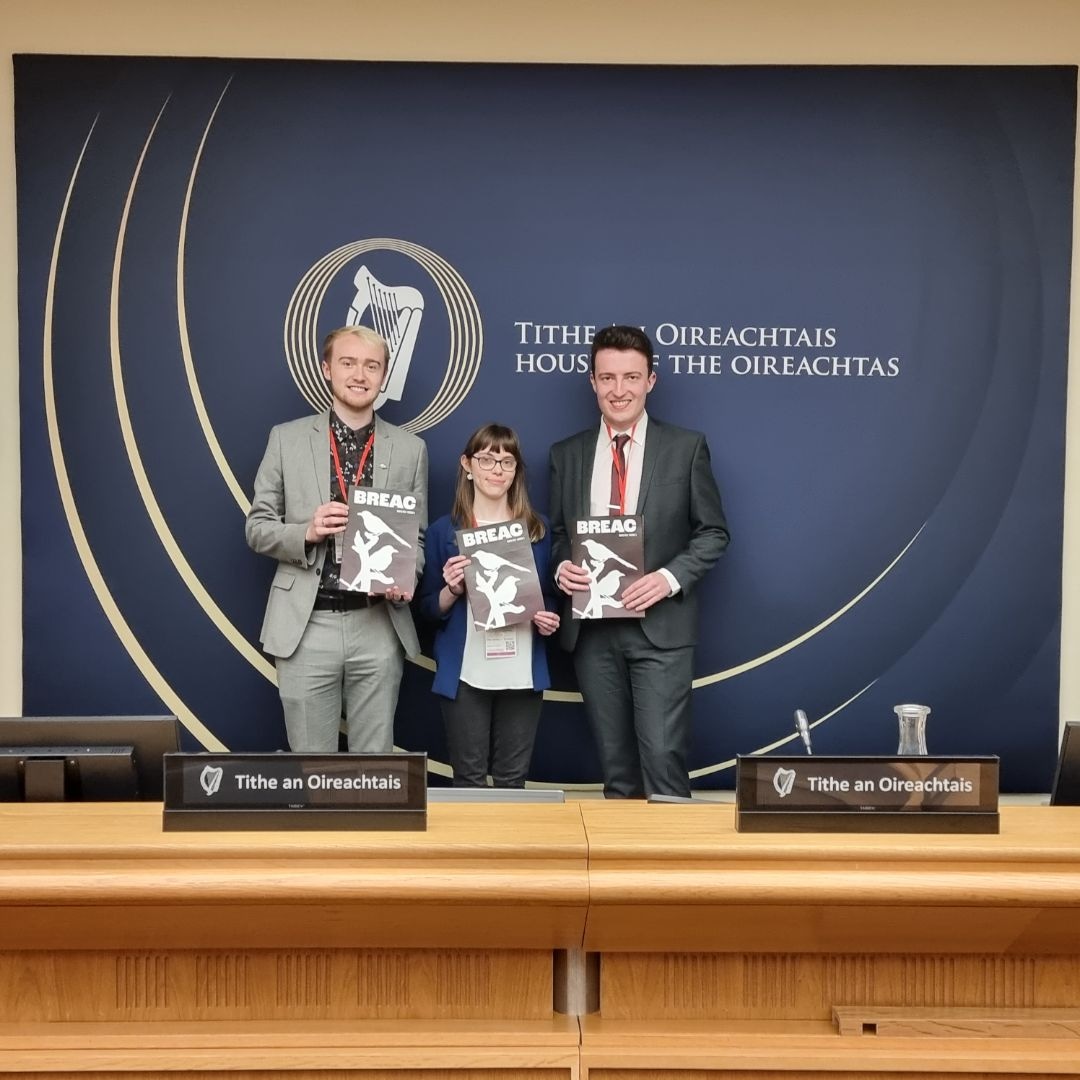 BREAC (@irisbreac) on Twitter photo Caitríona, Antóin agus Seán ag labhairt os comhair Comhchoiste sa Dáil inné mar gheall ar an iris agus iriseoireacht na Ghaeilge sna choláistí tríú leibhéal 😊 <a href="/Anthony_Trindle/">Antóin Ó Trinlúin</a> @houllahoop1 <a href="/caitriona_ni_c/">Caitríona Ní Chonaill</a> <a href="/NuaGhaeilgeUCC/">Nua Ghaeilge UCC</a> <a href="/gaeilgel/">Ionad na Gaeilge Labhartha, UCC</a>
<a href="/AnChuallachtUCC/">An Chuallacht UCC</a> <a href="/UCC/">UCC Ireland</a> Caitríona, Antóin agus Seán ag labhairt os comhair Comhchoiste sa Dáil inné mar gheall ar an iris agus iriseoireacht na Ghaeilge sna choláistí tríú leibhéal 😊 <a href="/Anthony_Trindle/">Antóin Ó Trinlúin</a> @houllahoop1 <a href="/caitriona_ni_c/">Caitríona Ní Chonaill</a> <a href="/NuaGhaeilgeUCC/">Nua Ghaeilge UCC</a> <a href="/gaeilgel/">Ionad na Gaeilge Labhartha, UCC</a>
<a href="/AnChuallachtUCC/">An Chuallacht UCC</a> <a href="/UCC/">UCC Ireland</a>