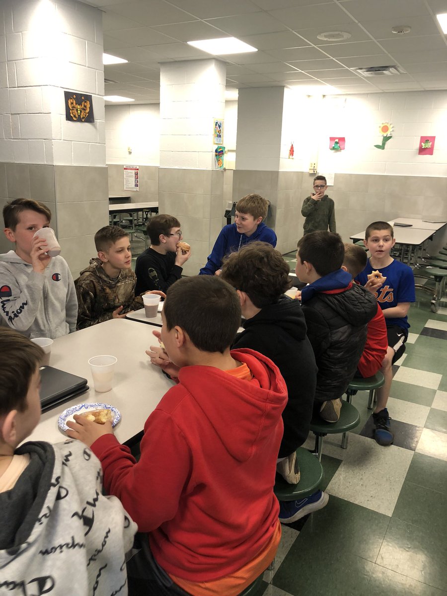 kendallscience6's tweet photo. Mr. Longrod’s last day in 6th grade. Such a great addition to our group these past few months! #bestsubever #6thgraderocks @KendallEagles @kendall6thgrade https://t.co/NCIpMwpsMu