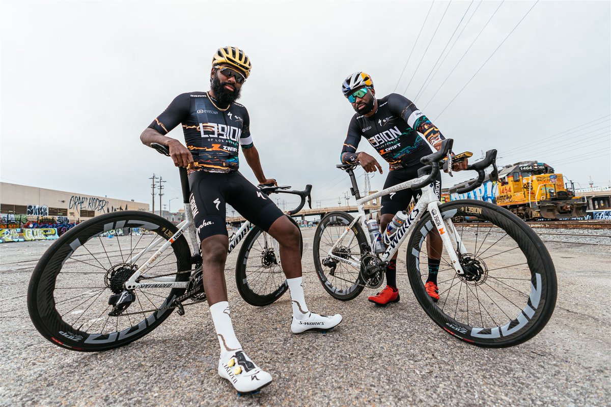 l39ionla's tweet photo. The wait is over. Our 2022 Team Kit is now available for purchase! https://t.co/60VkjH8cLW https://t.co/WuwNsB4vUf