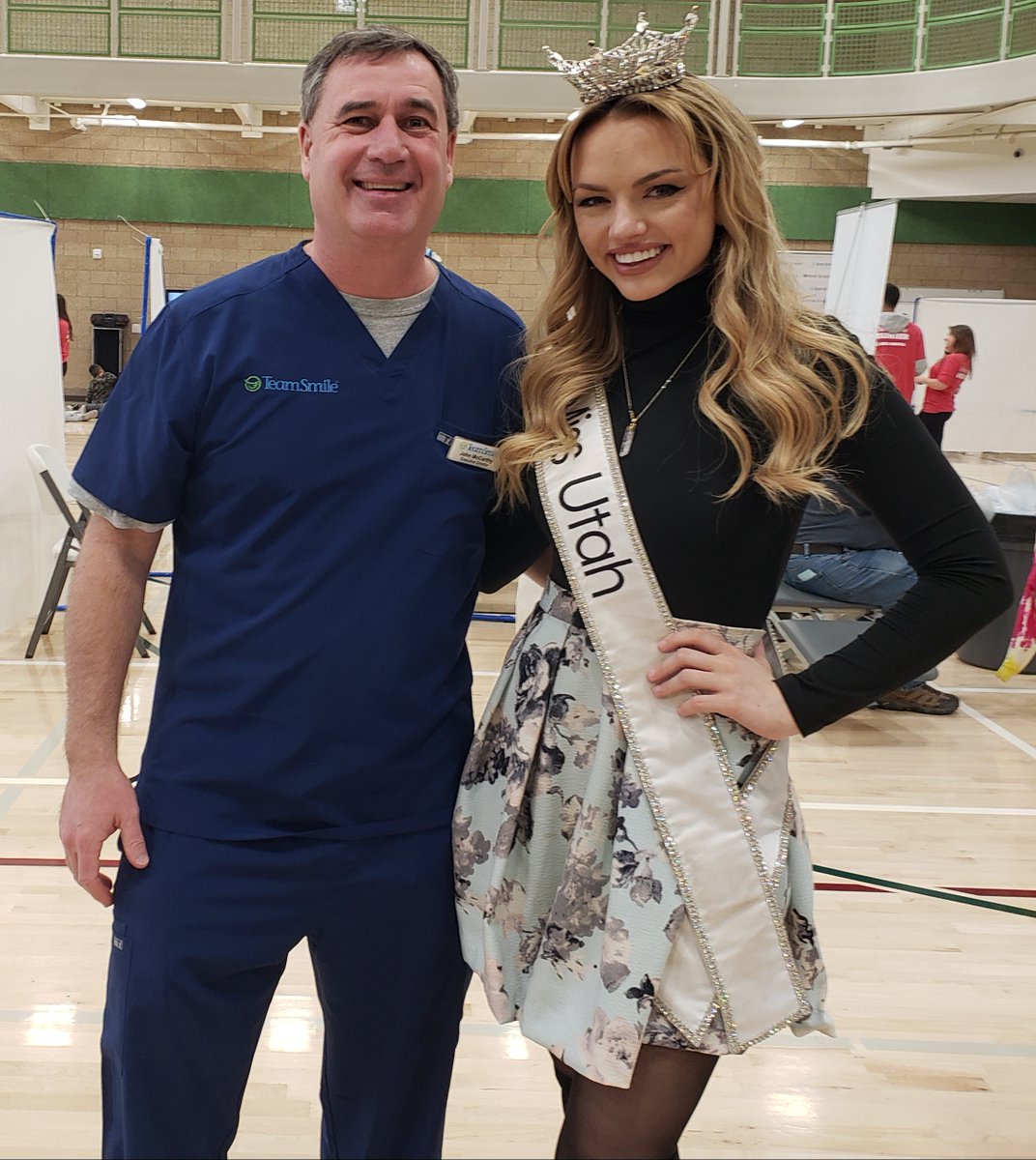 teamsmile_n's tweet photo. Thank you Miss Utah (Sasha Sloan) for helping the kids in Utah have a great time while getting dental care. https://t.co/n83X9RXPsX