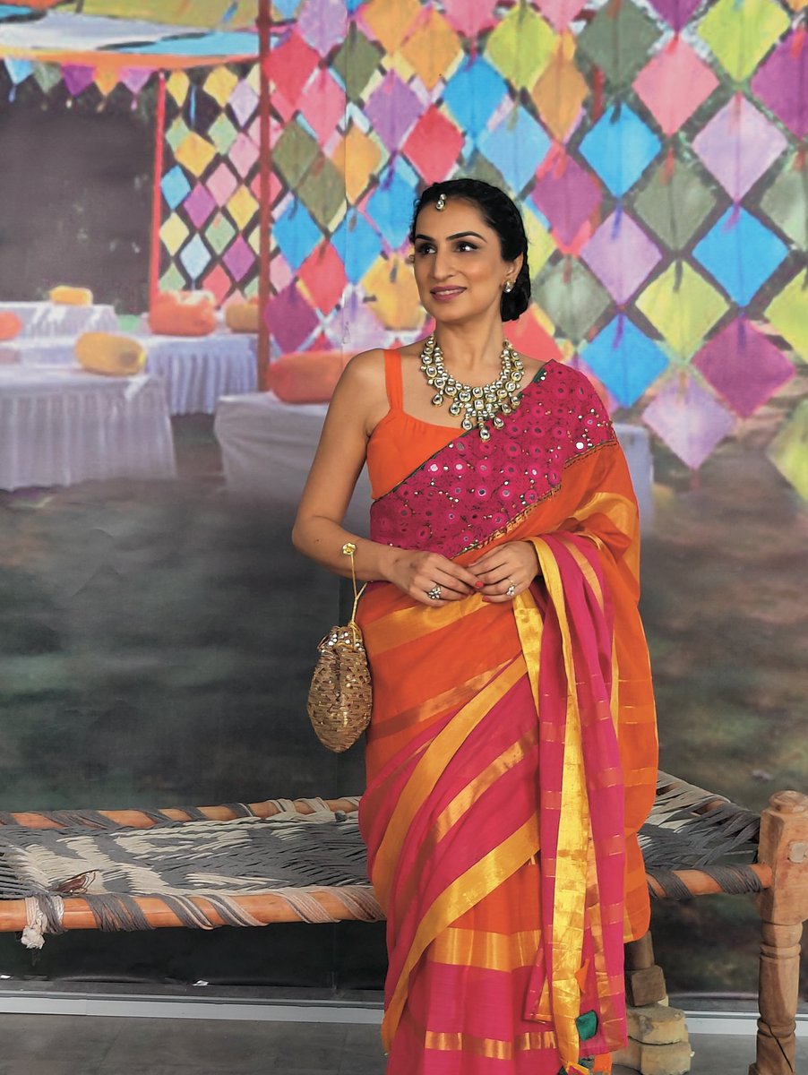 ads_arora's tweet image. #shaadiready .... Bas yeh mat puchna kiski shaadi🤦

#wedding #weddingideas #RanbirAliaWedding #RanbirAlia #SareeTwitter #sareeswag