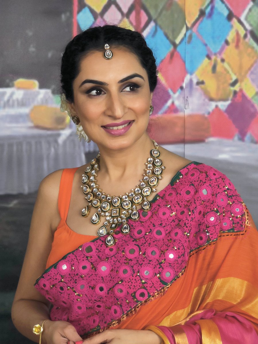 ads_arora's tweet image. #shaadiready .... Bas yeh mat puchna kiski shaadi🤦

#wedding #weddingideas #RanbirAliaWedding #RanbirAlia #SareeTwitter #sareeswag