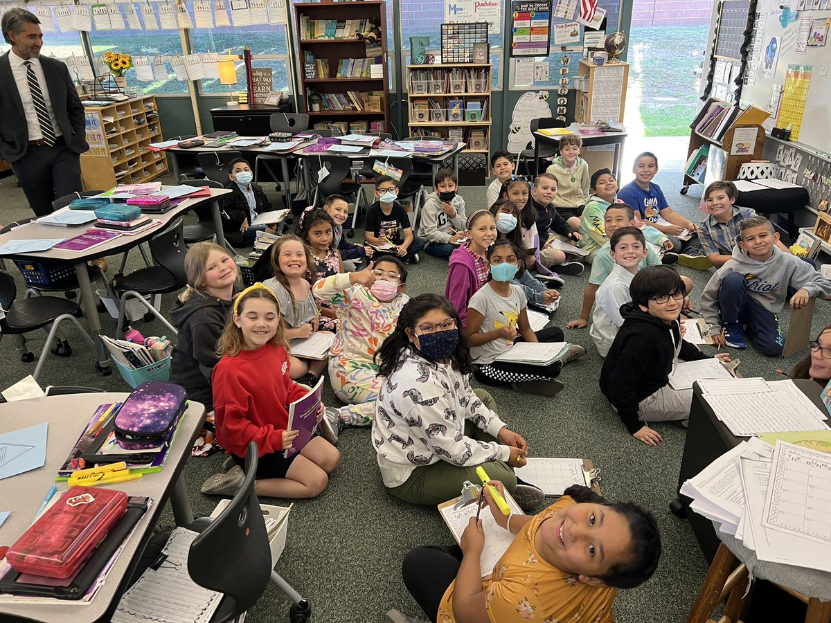 tustinusdsupt's tweet photo. We had such a great tour at Guin Foss.  Students were amazing and we had some wonderful conversations with students, teachers and support staff! https://t.co/g2JPiWcodG