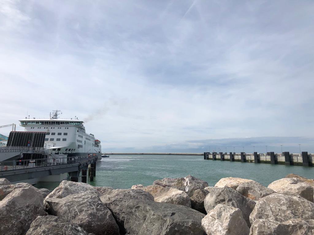 neojaponism's tweet photo. ㊗️Finally heading for Dover!!
Yuhuuuu!!
The first sea crossing after real-Brexit!!
Mind you,
calculate extra time for the UK border control, takes much longer than it used to.
#Calais #toDover #toLondon #afterbrexit https://t.co/OPXANbEzp7