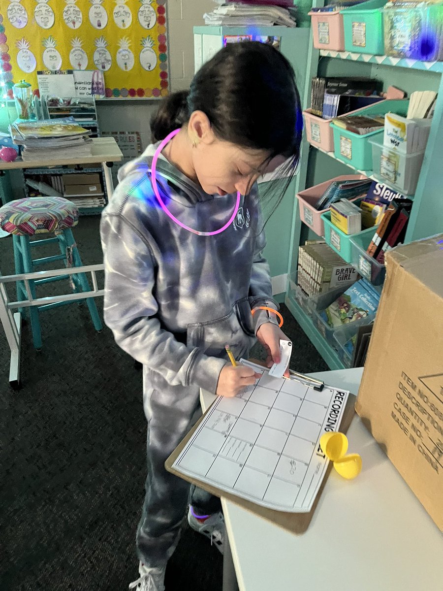 Math Easter egg hunt before the three day weekend…. 🐰🐣<a href="/D13Jaguars/">DuJardin School</a> #ilbsd13