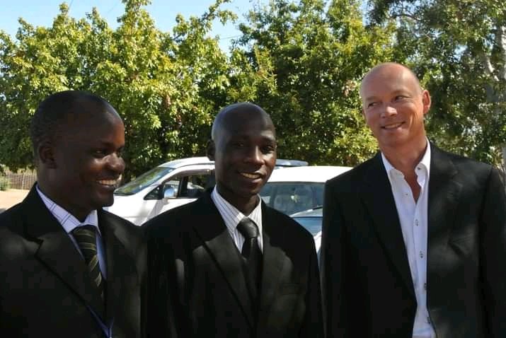 YobeThompson1's tweet photo. My youthful days of my life https://t.co/DKV6rfzMFM