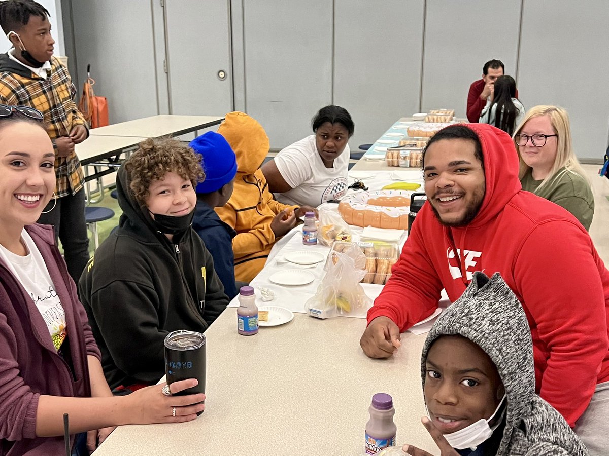 We had a great time this morning with our <a href="/FHGES/">Forest Hills GES</a>  5th grade families at our Donuts for Grownups!!  Thanks for coming out families!!! <a href="/NewHanoverCoSch/">New Hanover County Schools</a> <a href="/KimFoleyEDU/">Kimberly Foley</a>