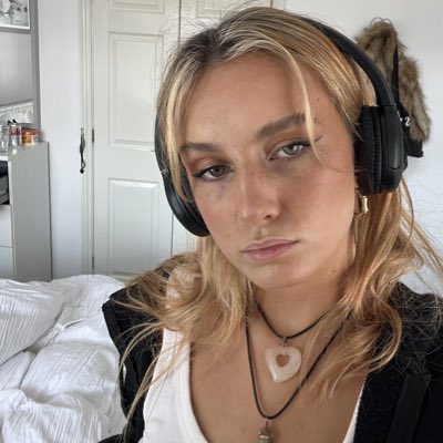 libbycoxon17's tweet photo. #NewProfilePic https://t.co/KRM8DXtJK2