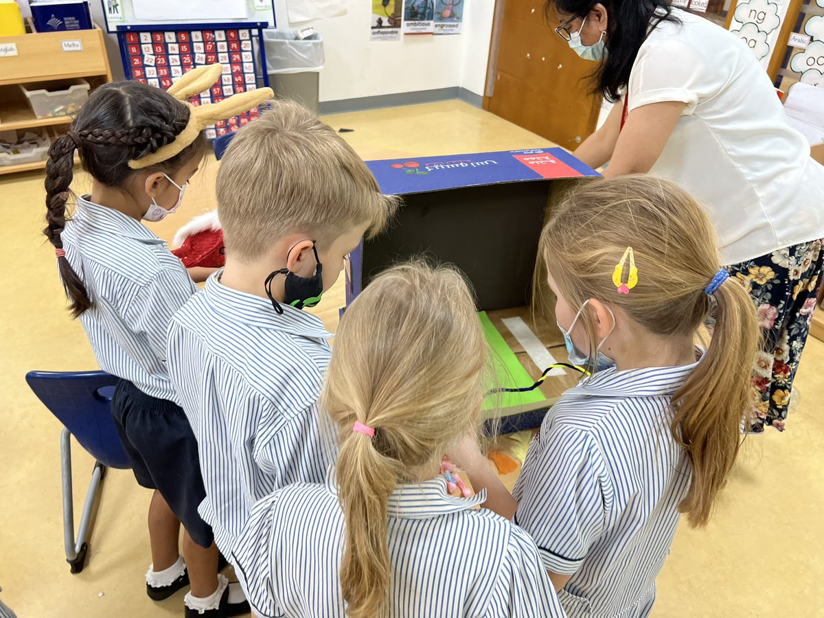Year 2 have had a very exciting day! We have been designing and creating different habitats and animal masks for our new theme ‘Enchanted Forest’ 🌲🌿🍃