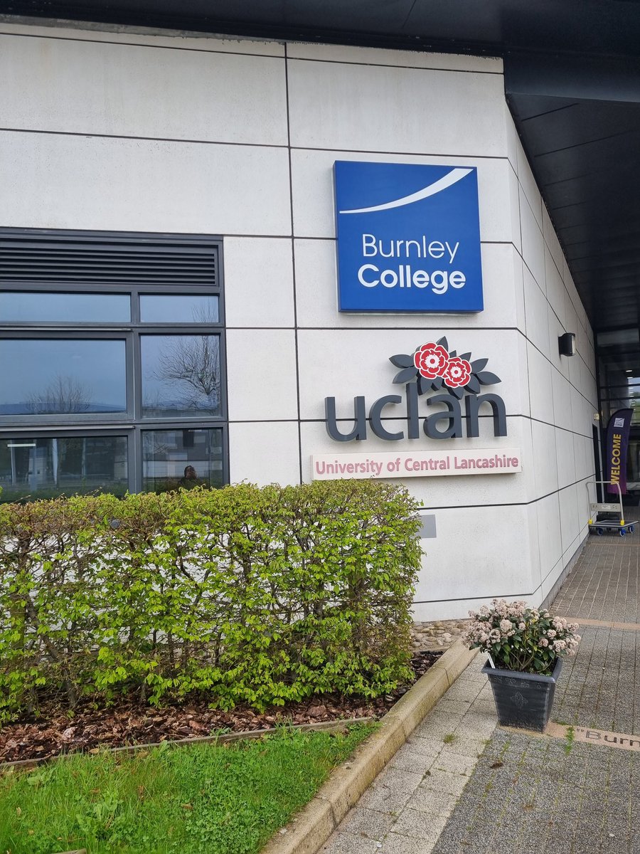 DigitalplusERDF's tweet photo. Business Development Group meeting at the @UCLanBurnley campus.

Thanks to our neighbours @UCLanUNITEplus for the presentation and to @DigitMe1 for the tour around the manufacturing lab. 

#lancashirebusiness #erdf https://t.co/GWI5BurDVy
