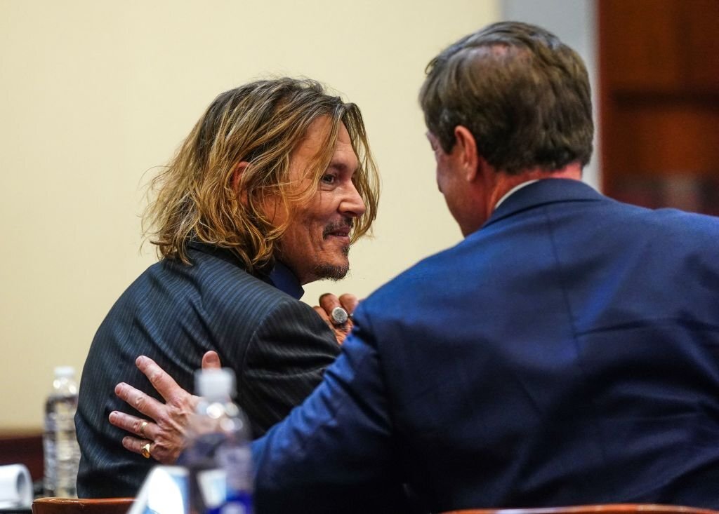 DEPPNOTIC's tweet image. johnny depp at court today

#justiceforjohnnydepp