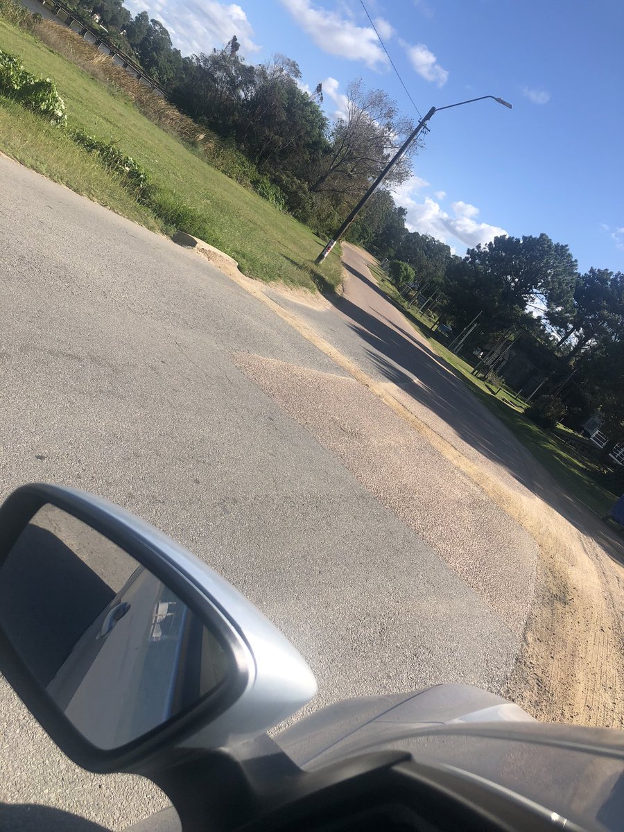 renzoz23's tweet photo. @OrsiYamandu @IdCanelones  Rambla General Jose Gervasio Artigas intersección Peñarol , ya hace más de 15 meses de  esta reparación,en cualquier momento le festejamos el segundo cumpleaños.       Amortiguadores de regalo para los vecinos de costa azul. 💪🏻

#CostaAzul  #cumpleaños https://t.co/iUWkfBbz9j