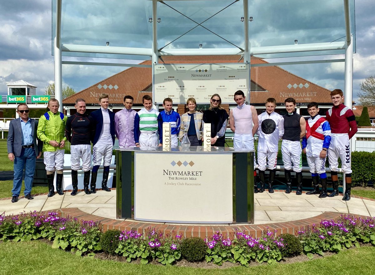 A champion remembered on the Rowley Mile as Pat Smullen’s colleagues turn out in force from the weighing-room to mark his memorial race organised by his great friend Ted Durcan.