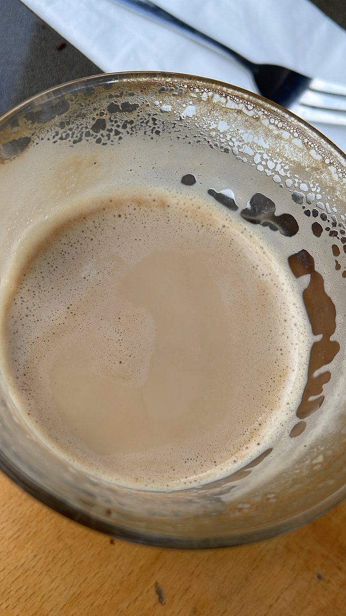big_roasty's tweet photo. It's flat, it's white
It's tough for you to get by.

Flatty McFlatterson.

#coffeeinsteadcoughing https://t.co/AWuB5Drjc6