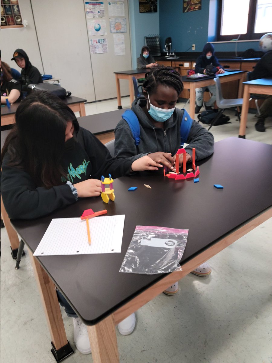 StorlaKenneth's tweet photo. What happens when you assign a lab that is physically impossible?  We will see. #stem @lmsleopards or at least I hope it is impossible or imma need a raise to cover my bets @A_MinearLMS 😀 https://t.co/nzIaHVdkJA