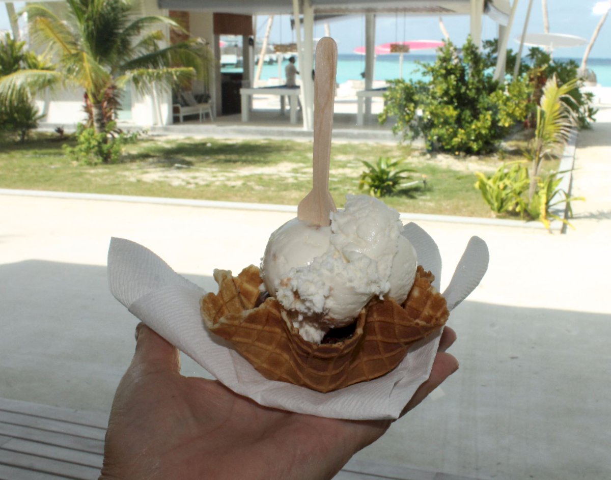 maldivescomp's tweet photo. Cone or dish?  How about both @Jumeirah #Maldives? - https://t.co/Wm8iZtbXuJ https://t.co/OPNcwb9Cct