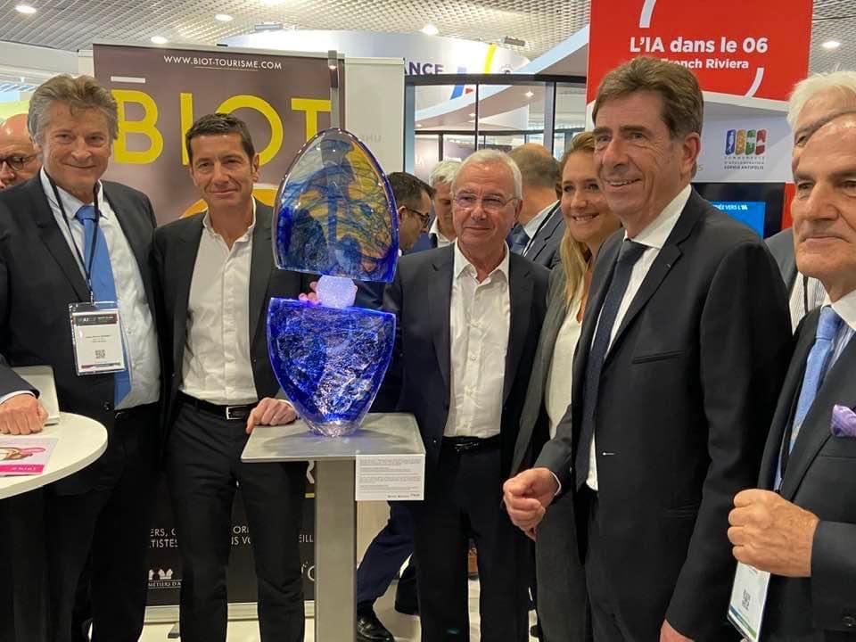 JPDERMIT's tweet image. C’est parti pour le premier rendez-vous mondial de l’intelligence artificielle à Cannes. Merci au Département des Alpes Maritimes, à la CASA et à nos verriers biotois d’avoir soutenu notre projet associant la science aux métiers d’arts ! #waicf