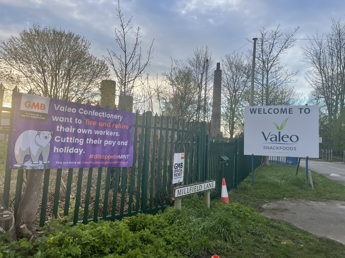 kmitchellGMB's tweet photo. As we look forward to a Easter bank holiday weekend - think about the workers making those sweet treats @GMBCampaigns #disappointMINT https://t.co/CYbN1tOSgG