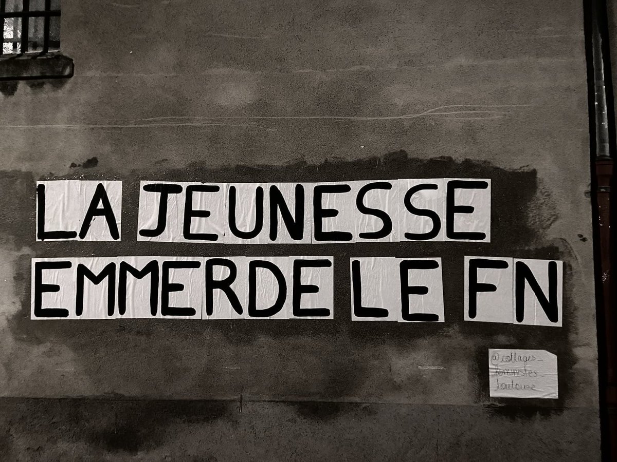 CollagesTLS's tweet image. Collage d'hier soir en vue du second tour des élections présidentielles.
#Toulouse #Collagesféministes #Secondtour