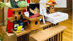 Wales_in_Japan's tweet photo. 続ドリュー祭News:産業革命時代より海苔を栄養源とするウェールズ。海藻のフレーバーと旨味が凝縮したラム酒/#Bartirum 誕生。ウェールズ政府よりドリュー教授に奉納、また住吉漁業組合長と宇土副市長へ当ラム酒を贈呈。ラグビーワールドカップから3年の時を経て味わい深い絆が受け継がれました。 https://t.co/AU0fnvyOBS