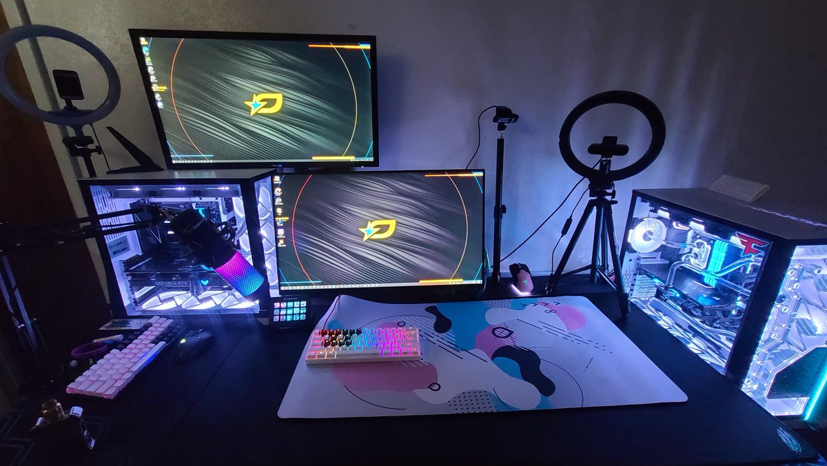 TheProdigyGG's tweet photo. We will give ONE Winner $1000 if they can guess WHO'S Setup this is AND what the EXACT SPECS are in those PCs for this Dual PC setup!

#GamingSetup #PCGaming #gamingcommunity #pcsetup https://t.co/LyeQCOuhyh