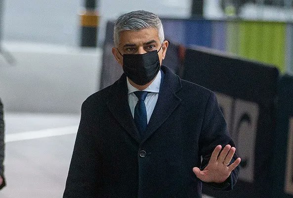 TodaySikh's tweet photo. The Mayor of London, #SadiqKhan, has announced that celebrations to mark #Vaisakhi will return to Trafalgar Square this Saturday.

From 1-6pm, visitors can enjoy a celebration of Sikh and Punjabi tradition, heritage and culture, hosted by broadcaster and presenter Tommy Sandhu. https://t.co/EOGkZSZcGQ