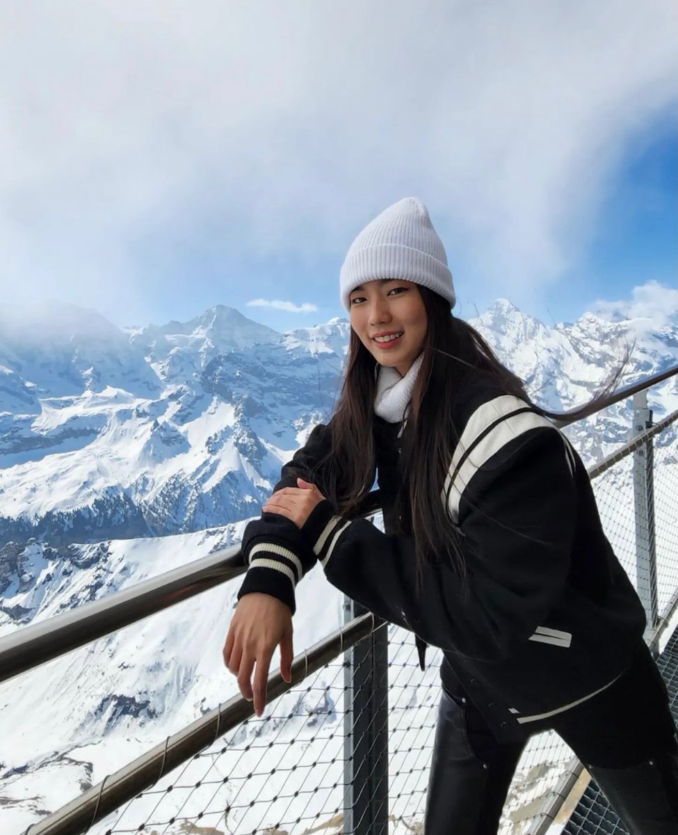 Queen__Snt's tweet photo. ก้อยย้อกอินสวิส Day 2 ⛰❄️⛄️
#goyyog #goyyoginSUI
#นิกกี้ก้อย #นิกกี้ก้อยxSUI https://t.co/CLtiCUJ1tn